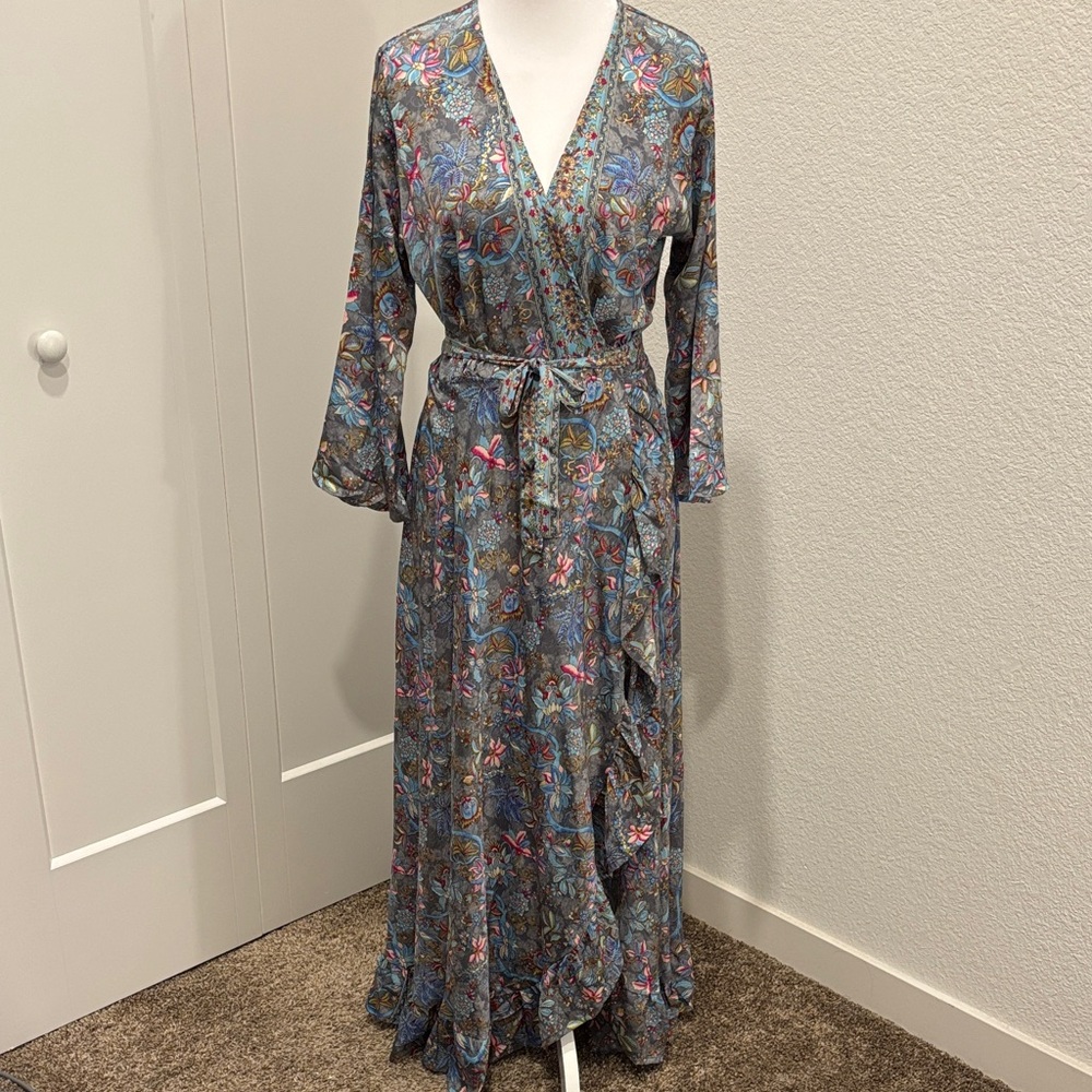 Blue and Red Long Sleeve Dolman V-Neck Resort Gown